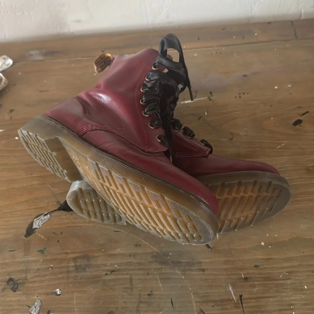 Dr. Martens Vintage Cherry Red Leather Boots with Black Silk Laces 10 - Picture 2 of 3